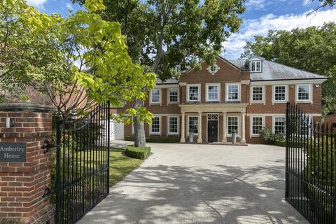 6 bedroom detached house for sale - Coombe Park, Kingston Upon Thames, KT2