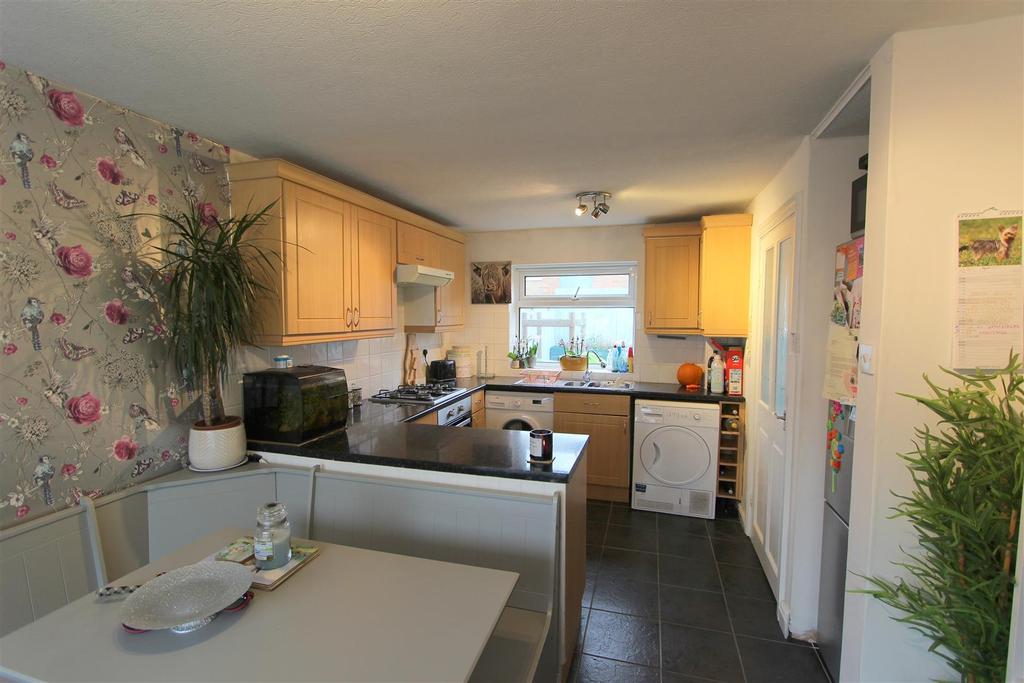 Malvern Crescent, Darlington 2 bed semidetached house £575 pcm (£133 pw)