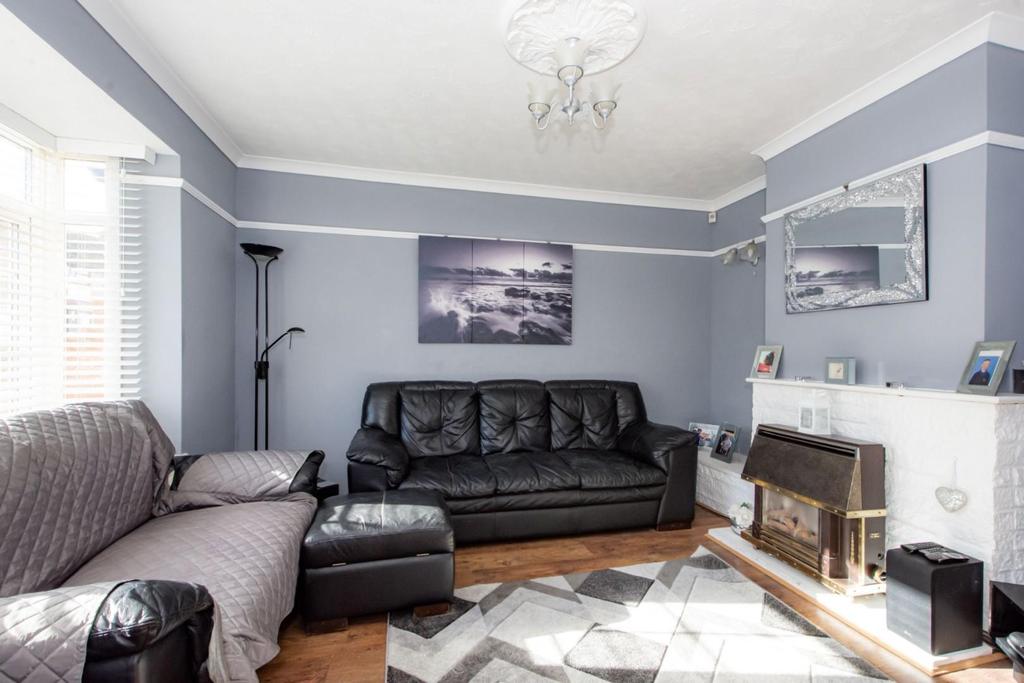 Kirby Road, Dartford 3 bed end of terrace house £400,000