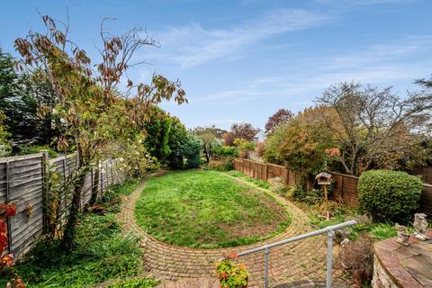 30 The Glade, Epsom, KT17 2HB