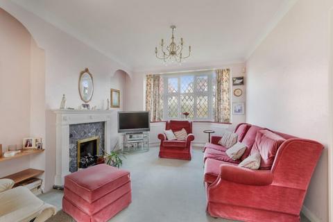 30 The Glade, Epsom, KT17 2HB