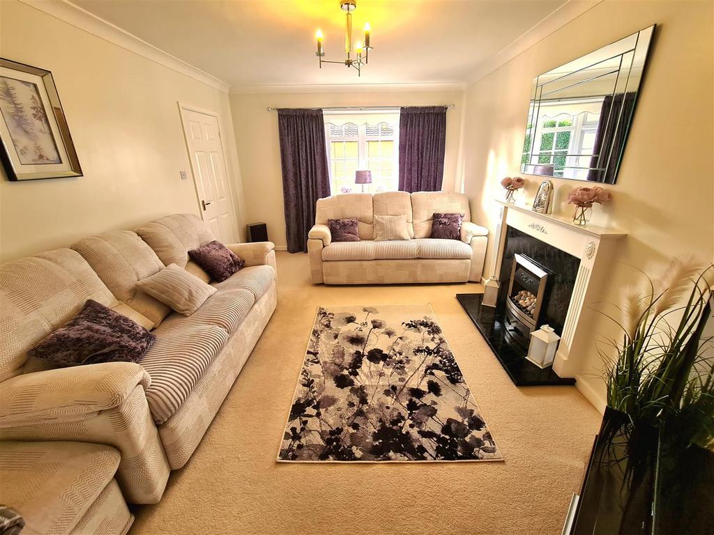 Pentire Close, Horeston Grange, Nuneaton 4 bed detached house £435,000