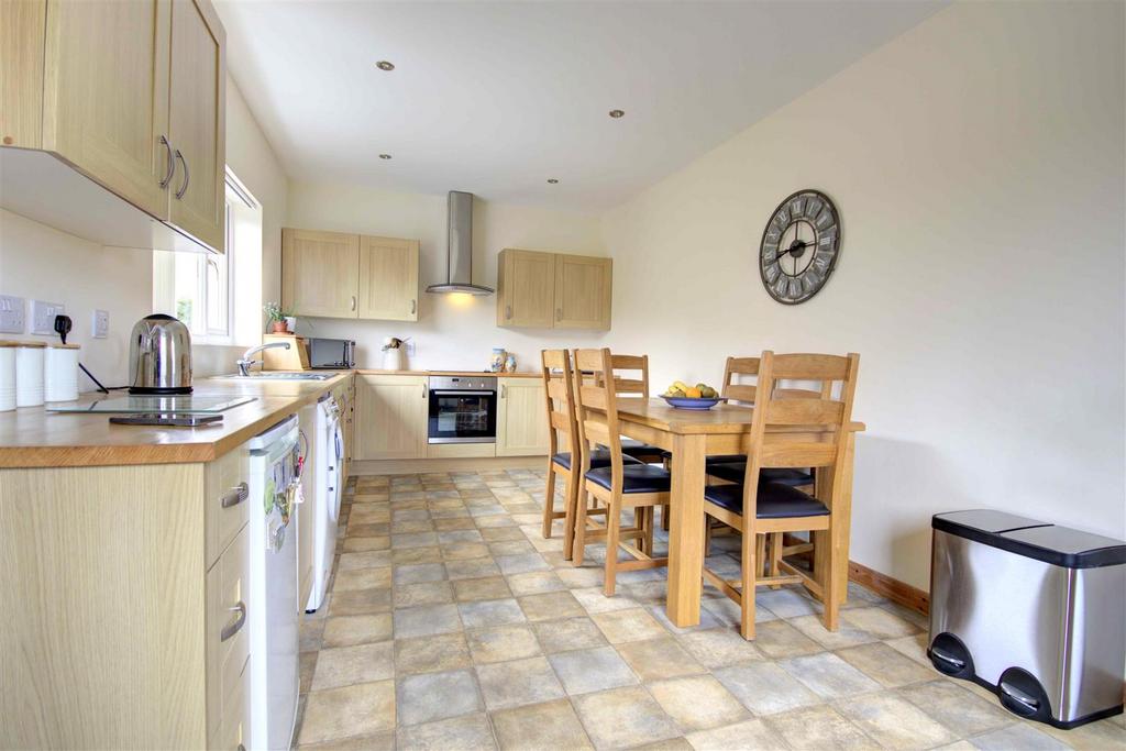 Kitchen diner