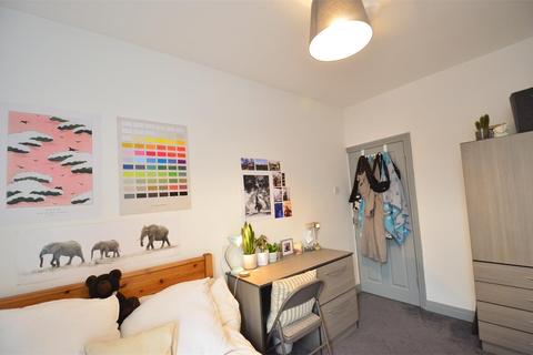 5 bedroom terraced house to rent - 2023/2024 ACADEMIC YEAR Spacious 5 Double Bedroom Student House, Raddlebarn Road, Selly Oak, 2022-2023, Free...