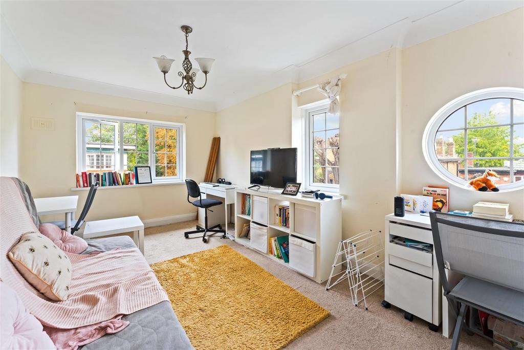 Knights Court, Knights Park, Kingston... 2 bed flat £400,000