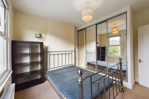 2 bedroom maisonette for sale - Gurdon Road, London