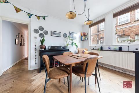 62 Fletching Road, London, E5 9QR