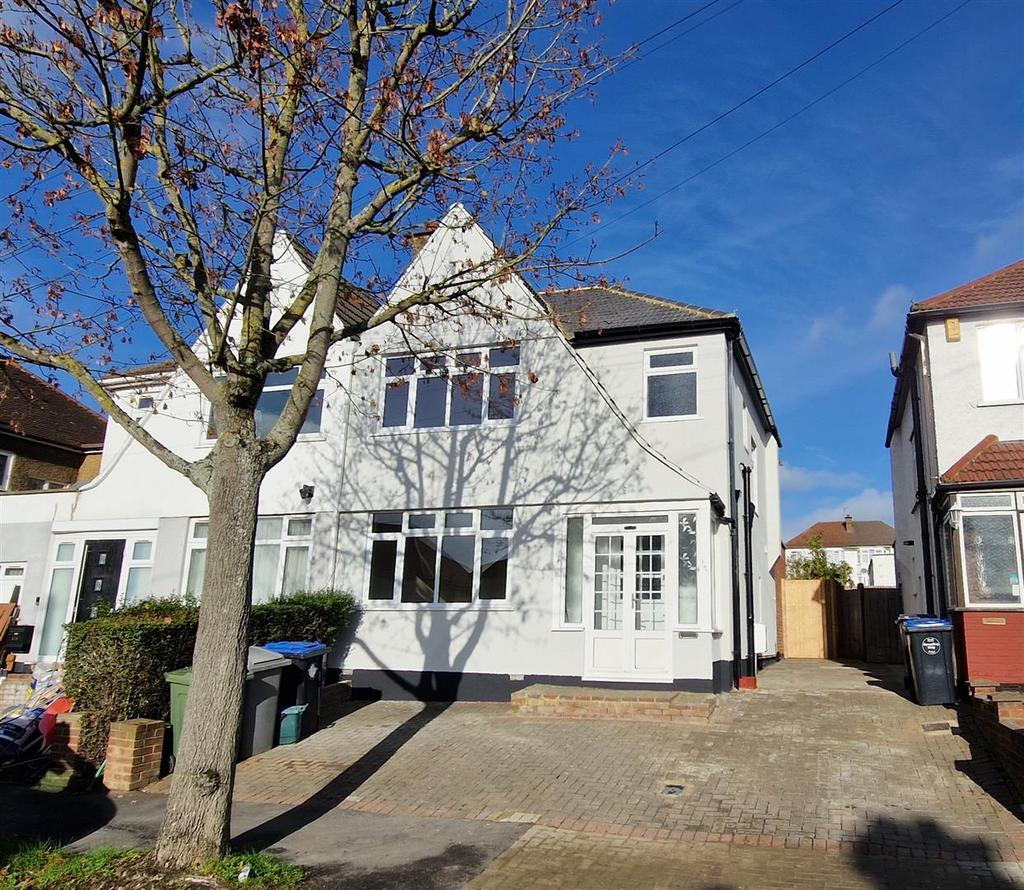 Thirlmere Gardens, Wembley 3 bed property £2,400 pcm (£554 pw)