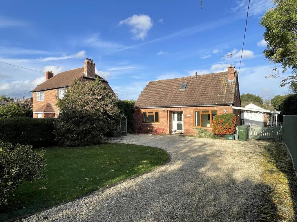 Elmgrove Road West, Hardwicke... 5 bed detached bungalow £500,000