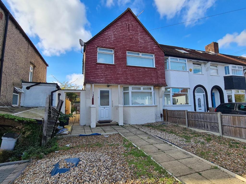 Bramblewood Close, Carshalton, SM5 1PQ 2 bed end of terrace house for sale £425,000