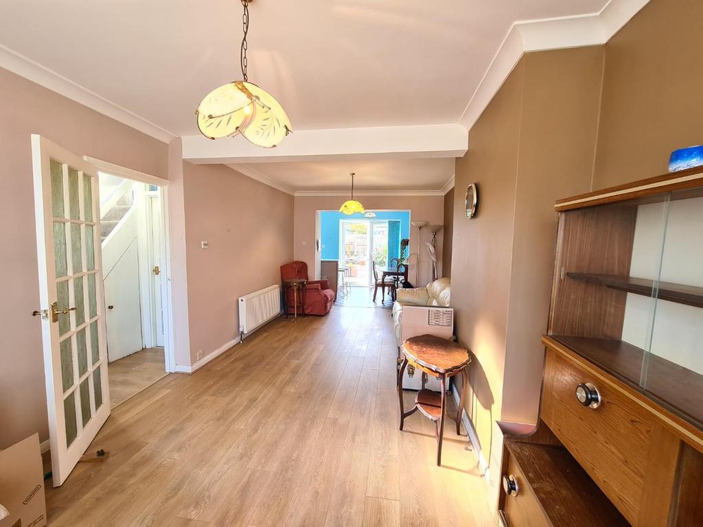 Bramblewood Close, Carshalton, SM5 1PQ 2 bed end of terrace house £425,000