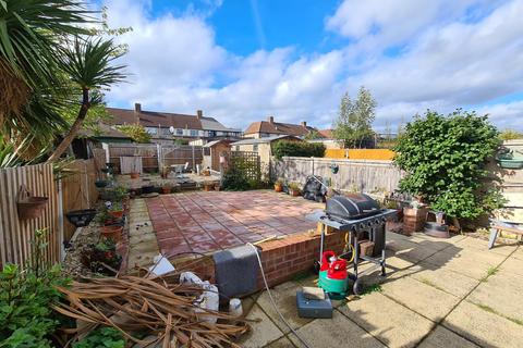 15 Bramblewood Close, Carshalton, SM5 1PQ