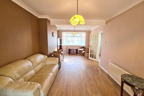 15 Bramblewood Close, Carshalton, SM5 1PQ