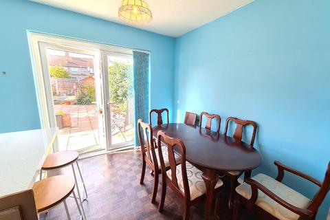 15 Bramblewood Close, Carshalton, SM5 1PQ
