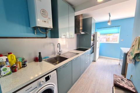 15 Bramblewood Close, Carshalton, SM5 1PQ