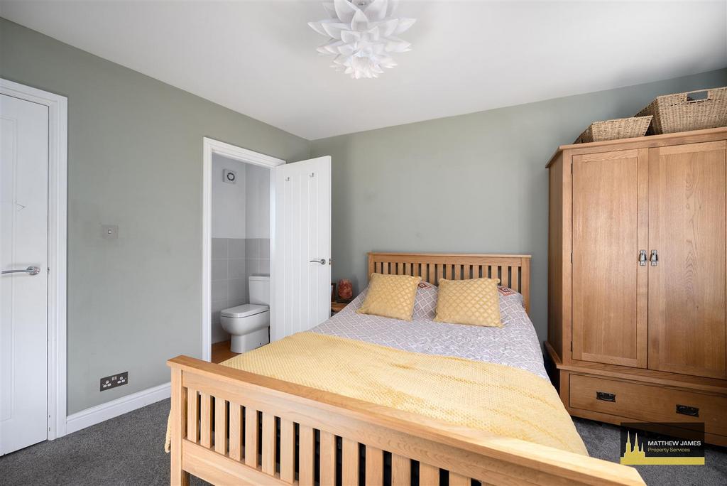 Master with En Suite