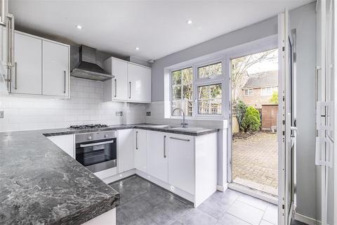 33 Stevens Close, Epsom, KT17 4RG