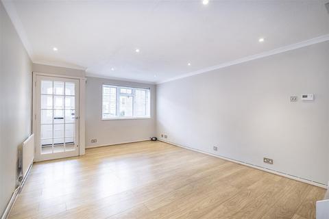 33 Stevens Close, Epsom, KT17 4RG