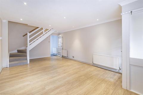 33 Stevens Close, Epsom, KT17 4RG