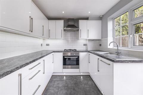 33 Stevens Close, Epsom, KT17 4RG