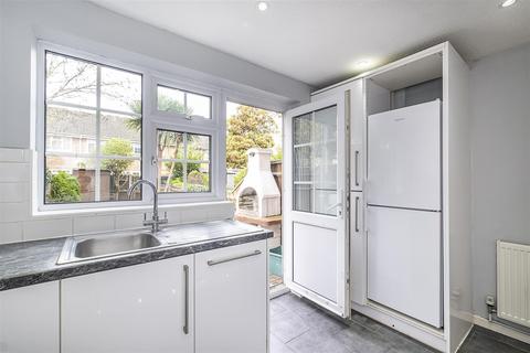 33 Stevens Close, Epsom, KT17 4RG