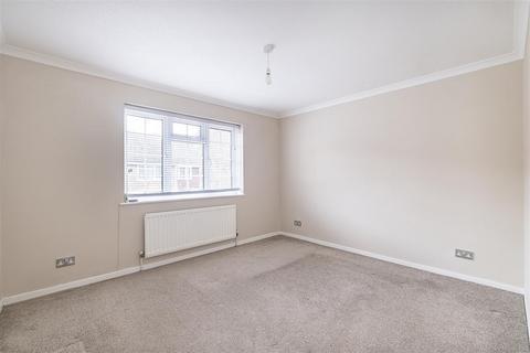 33 Stevens Close, Epsom, KT17 4RG
