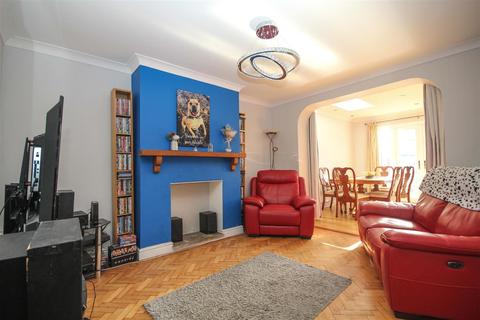 23 Broadstairs Road, Cardiff, CF11 8DE