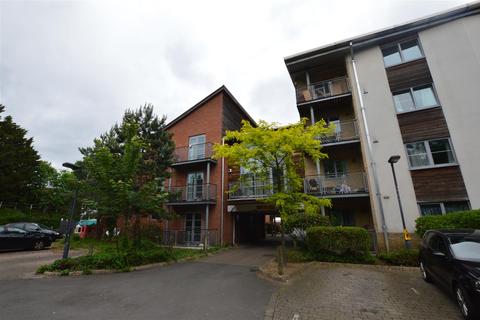 2 bedroom flat for sale - Windmill Road, Slough