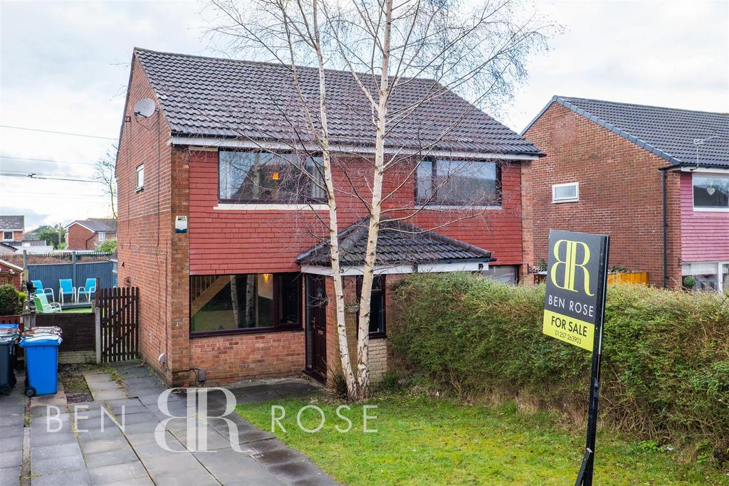 Countess Way, Euxton, Chorley 2 bed semidetached house £169,995