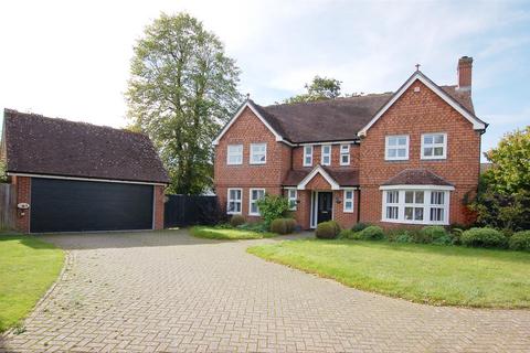 5 bedroom detached house to rent, The Haydens, Tonbridge