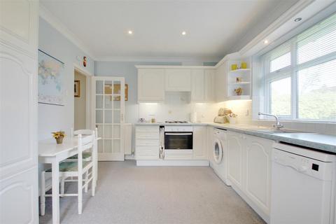 3 Warnham Road, Goring By Sea, Worthing, BN12 4LL