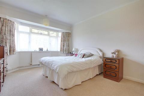 3 Warnham Road, Goring By Sea, Worthing, BN12 4LL