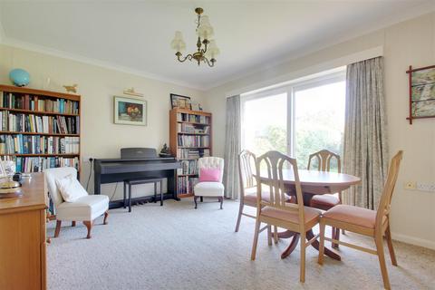 3 Warnham Road, Goring By Sea, Worthing, BN12 4LL