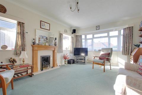 3 Warnham Road, Goring By Sea, Worthing, BN12 4LL