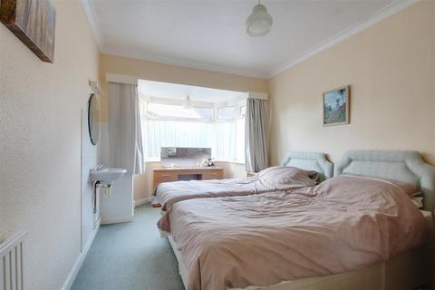 3 Warnham Road, Goring By Sea, Worthing, BN12 4LL