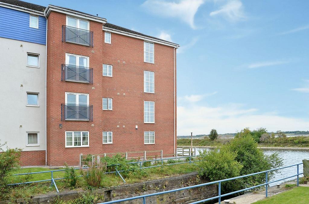 Old Coach Road,Runcorn,WA7 1NJ 2 bed apartment £595 pcm (£137 pw)