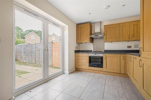 2 bedroom terraced house to rent, Reservoir Crescent, Reading, RG1