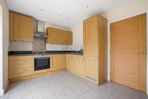 2 bedroom terraced house to rent, Reservoir Crescent, Reading, RG1