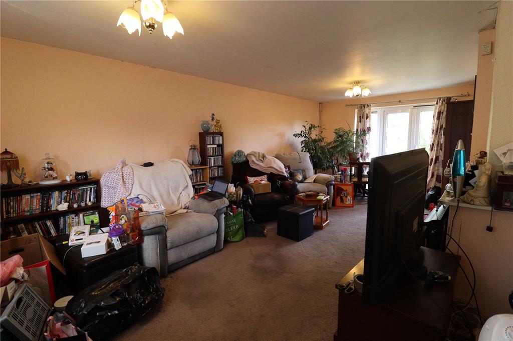 Ardleigh, Lee Chapel South, Basildon, Essex, SS16 3 bed terraced house