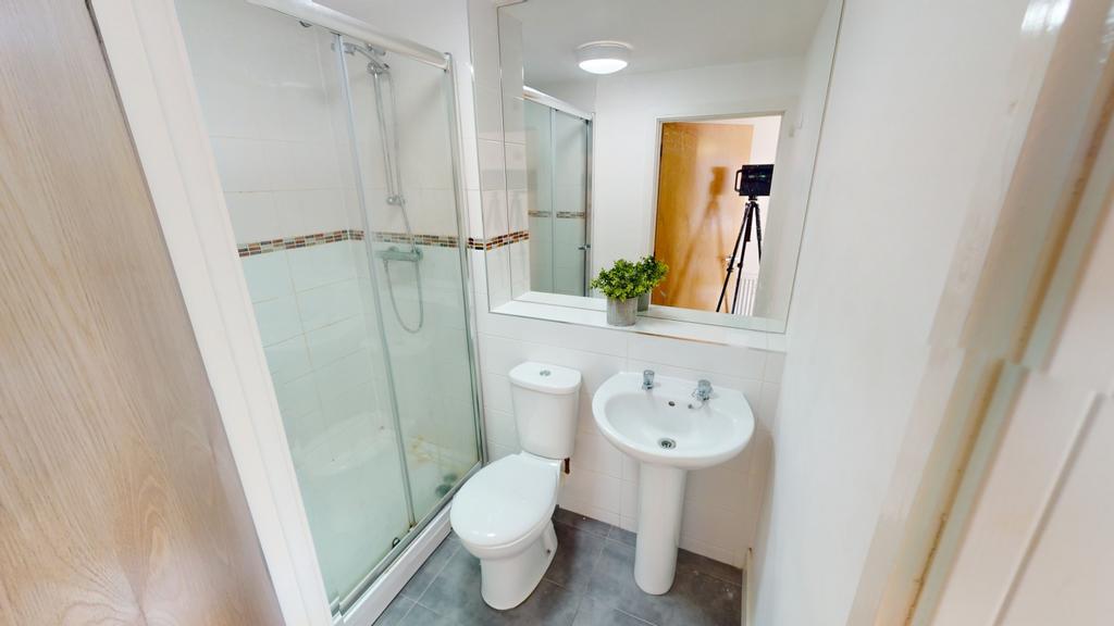 31 Hunt Ensuite 2