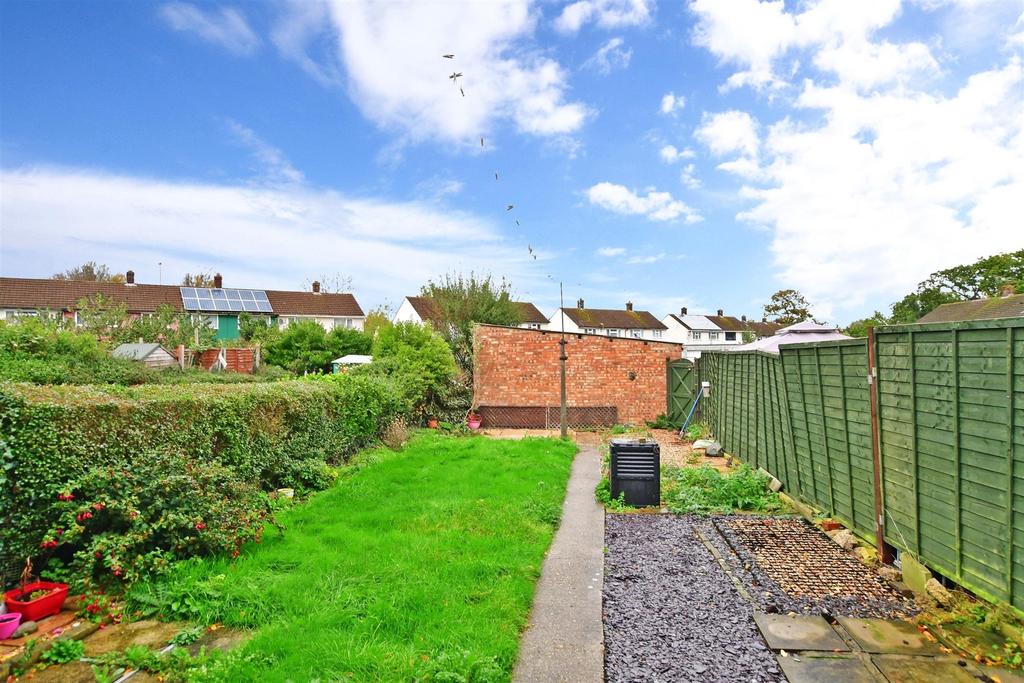 Barncroft Way, Havant, Hampshire 3 bed terraced house £230,000