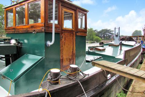 1 bedroom houseboat for sale, The Embankment, Wraysbury TW19