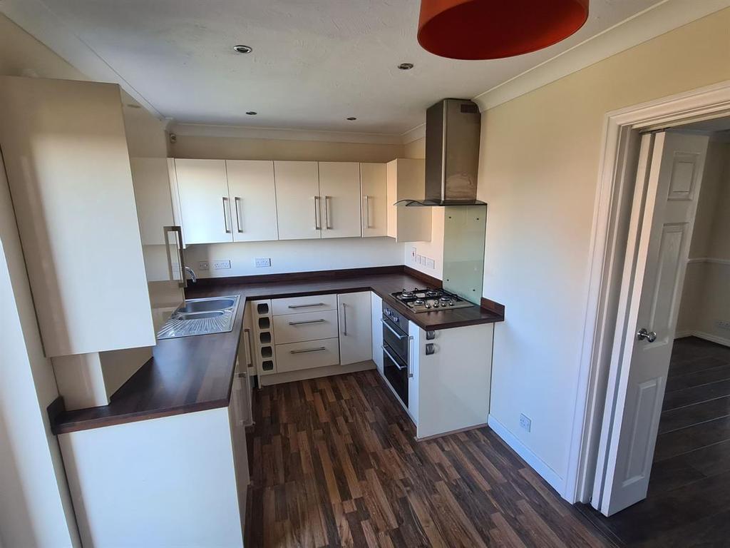Castle Hill View, Heckmondwike 2 bed terraced house £695 pcm (£160 pw)