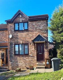 2 bed terraced house for rent in Castle Hill View, Heckmondwike