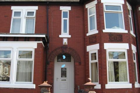 5 bedroom house share to rent - Denison Road