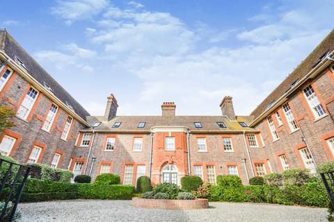 2 bedroom flat for sale - West Cliff Road, Ramsgate