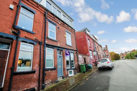 3 bedroom terraced house to rent, BILLS INCLUDED - Stanmore Hill, Burley, Leeds, LS4