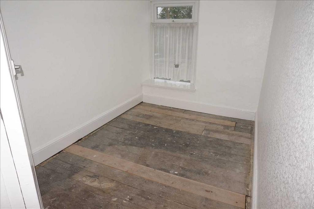 Front bedroom 3 :