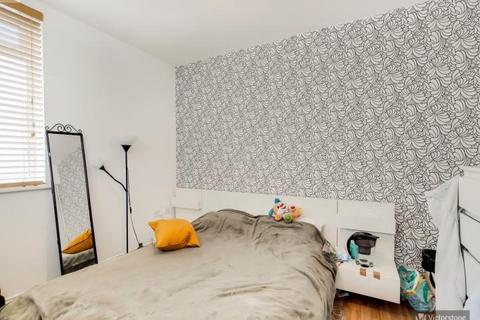 2 bedroom apartment to rent - Cornerstone Court, Hemming Street, Spitalfields, London, E1