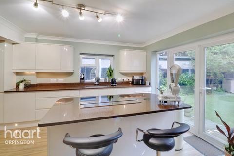 25 Meath Close, Orpington, BR5 2HF